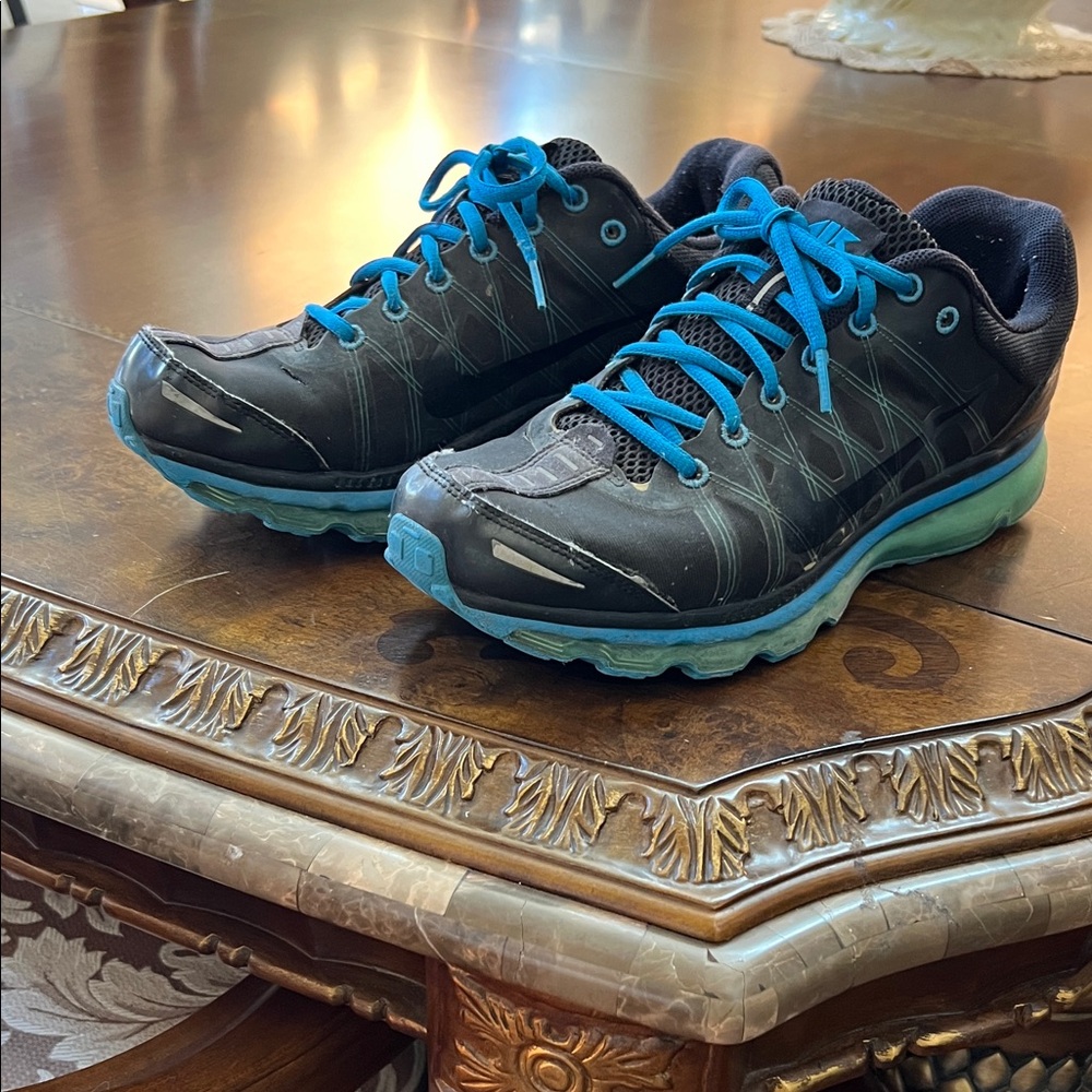 Nike ( air max ) athletic shoes
 ( used condition )